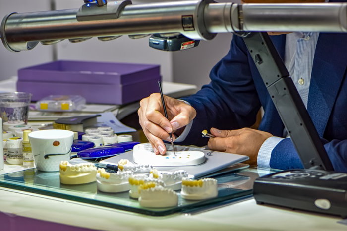Die Herstellung von Keramikimplantaten